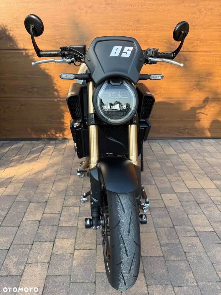 Honda CB - 4