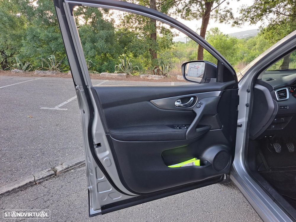 Nissan Qashqai 1.5 dCi N-Connecta 18 - 11