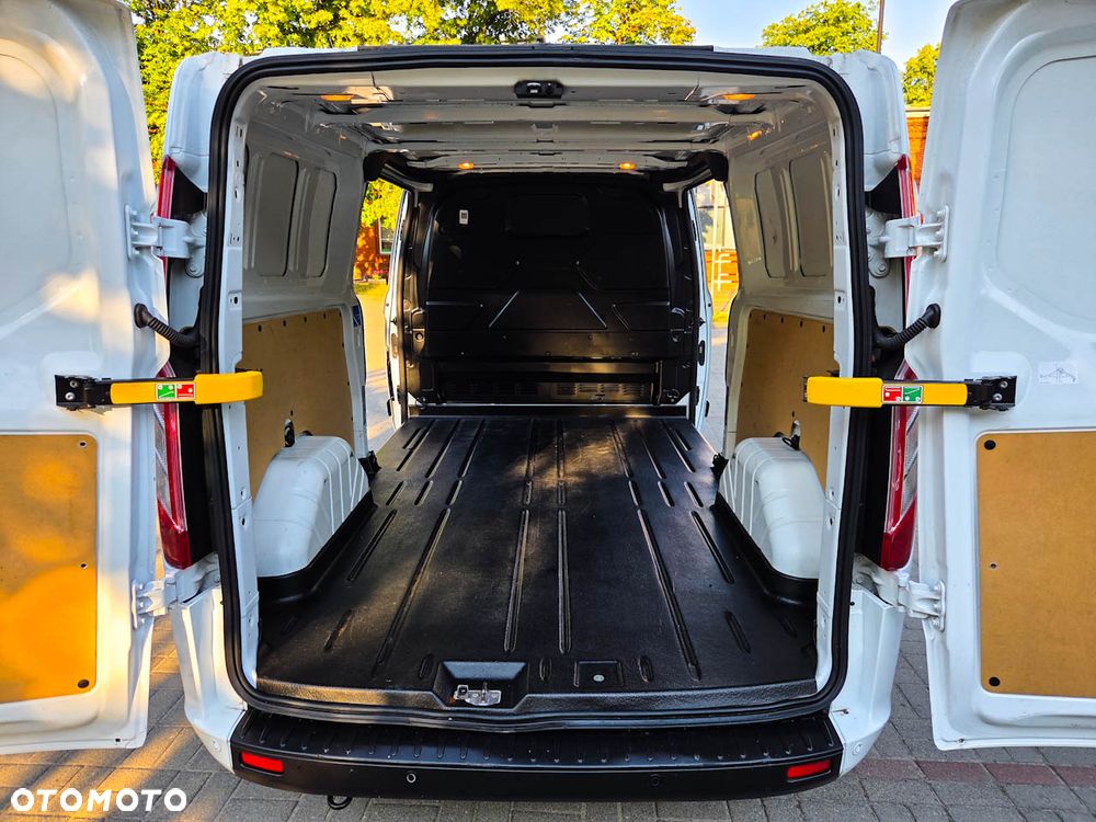 Ford TRANSIT CUSTOM - 9
