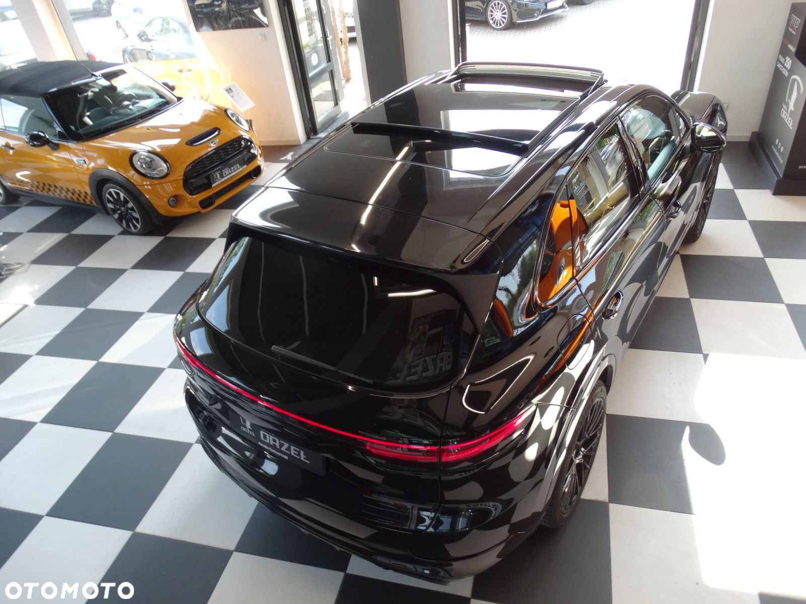 Porsche Cayenne - 12