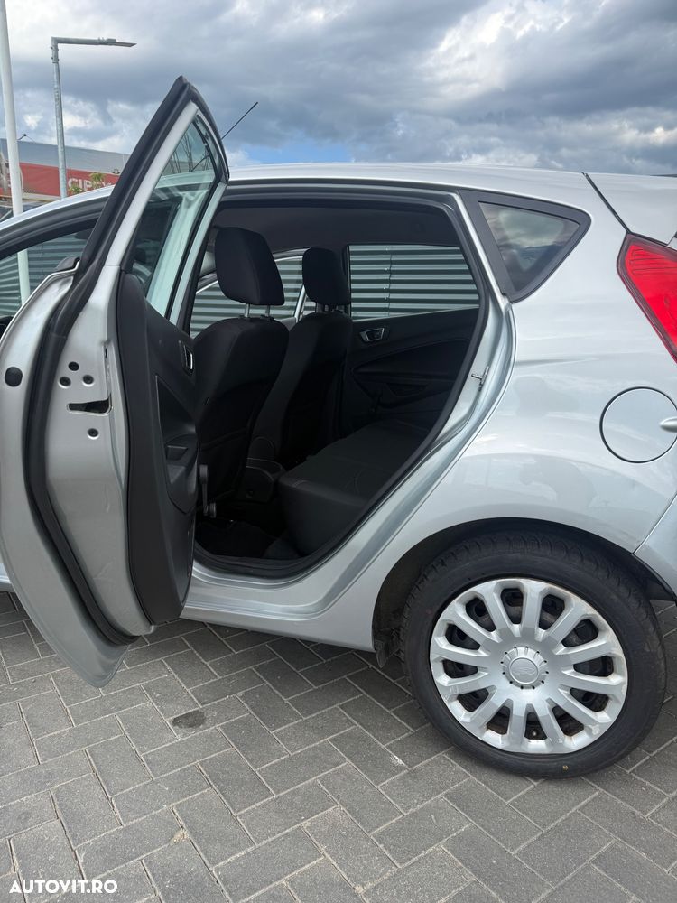 Ford Fiesta - 12