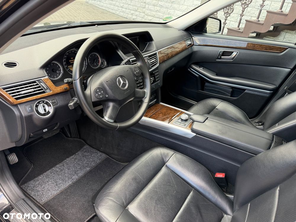 Mercedes-Benz Klasa E 220 CDI DPF BlueEFFICIENCY Automatik - 19