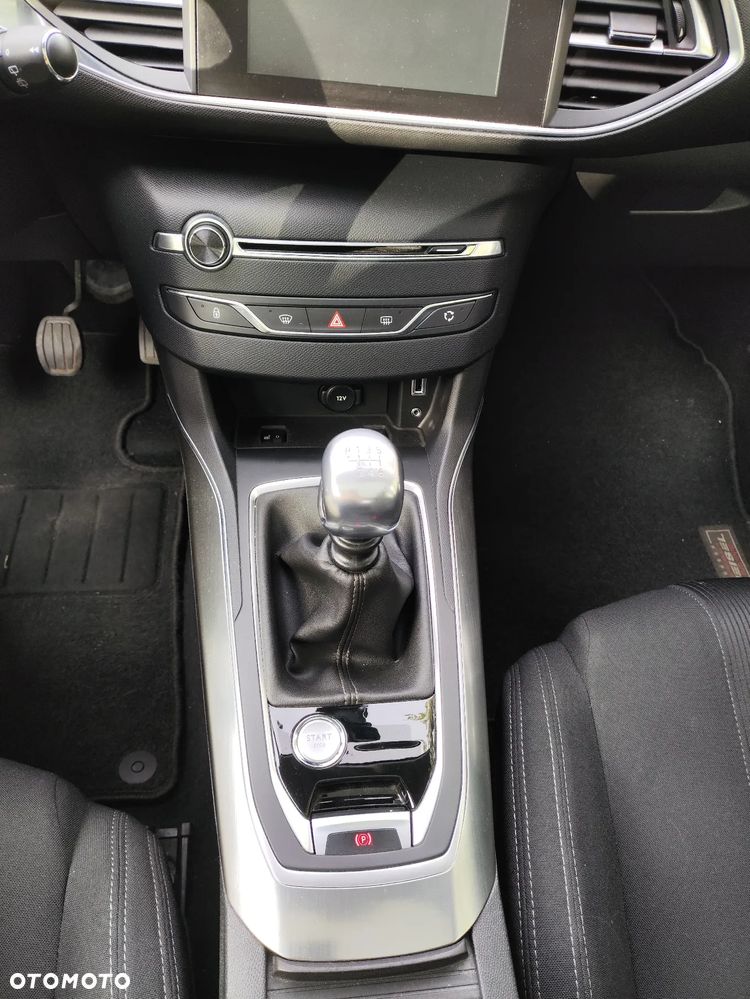 Peugeot 308 1.6 THP Allure - 20