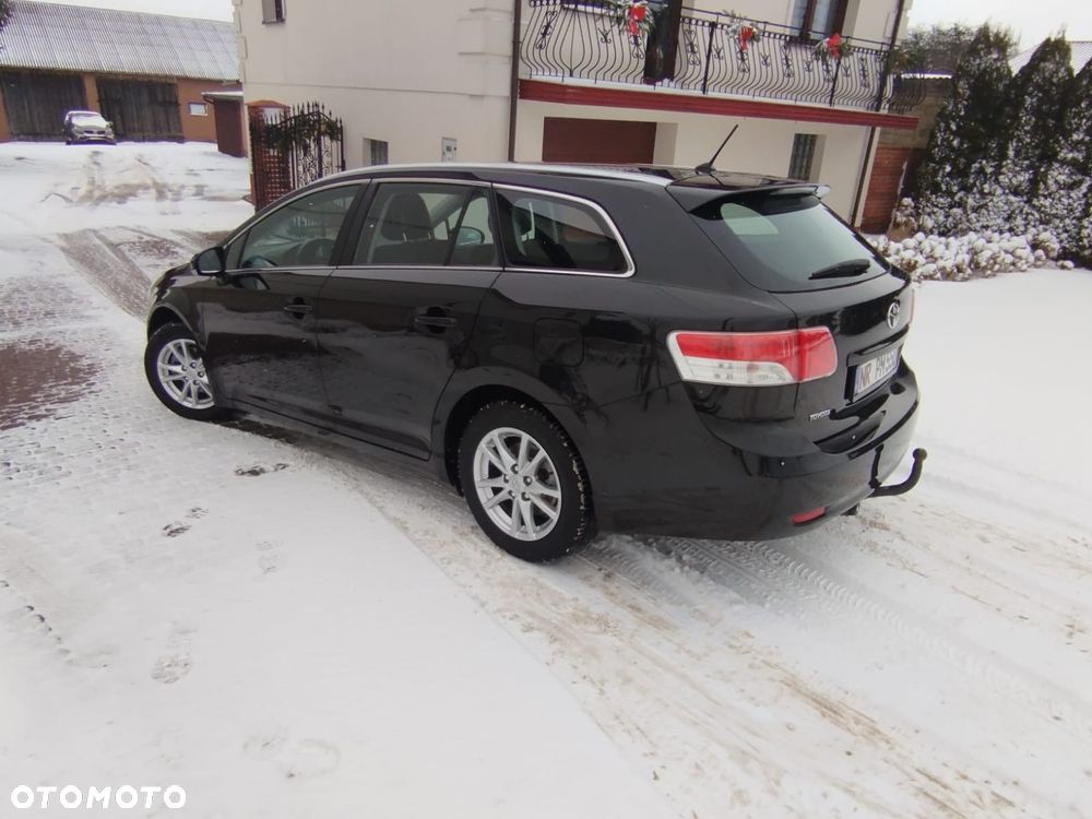 Toyota Avensis 1.8 Executive - 2