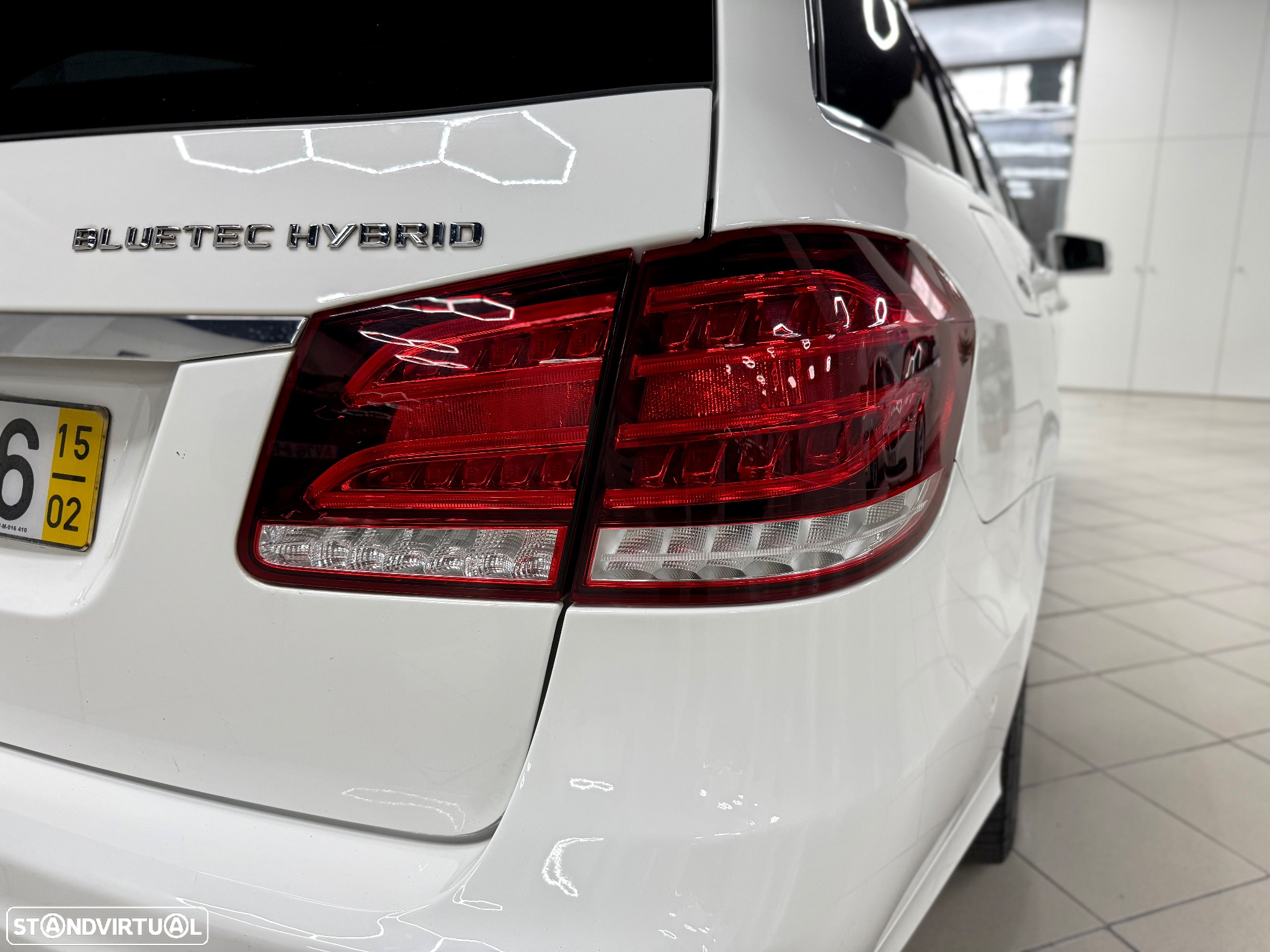 Mercedes-Benz E 300 Bluetec Hybrid Avantgarde - 13