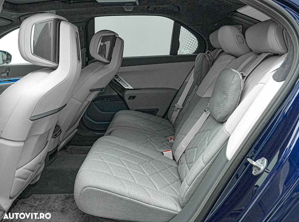 BMW M7 M760e xDrive PHEV - 16