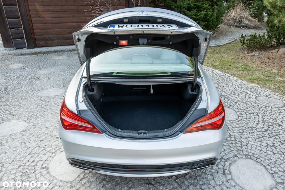Mercedes-Benz CLA 250 7G-DCT AMG Line - 20