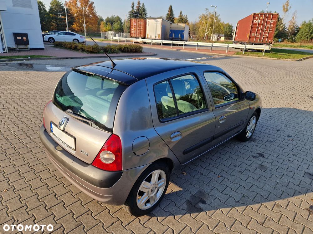 Renault Clio 1.4 Confort Privilege - 4