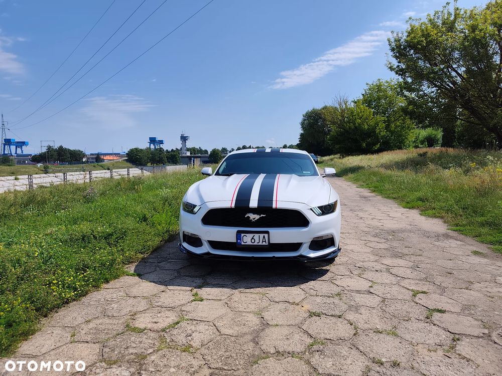 Ford Mustang 2.3 EcoBoost - 29