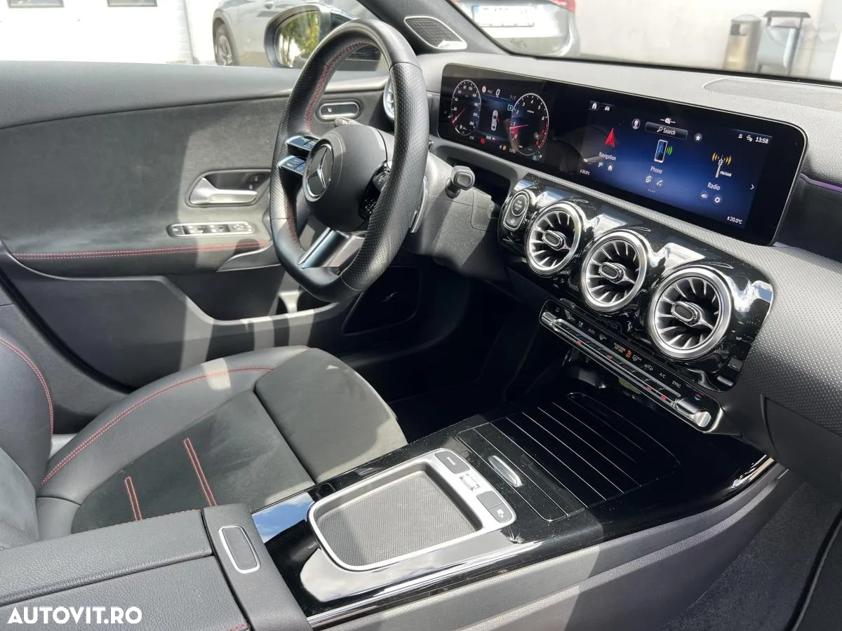 Mercedes-Benz A 220 4MATIC Sedan Aut. - 13