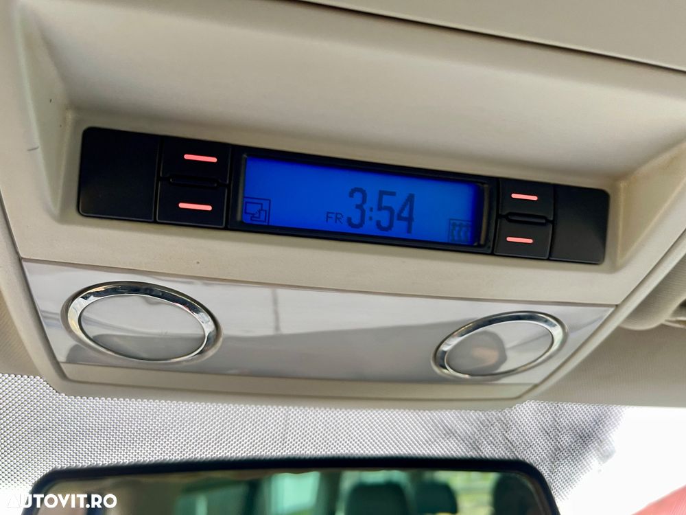 Volkswagen Transporter Caravelle DPF Comfortline Scurt - 13