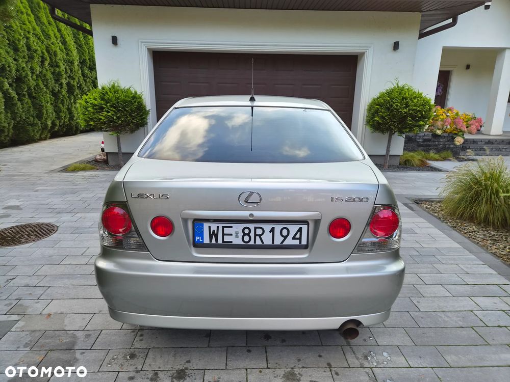 Lexus IS - 11
