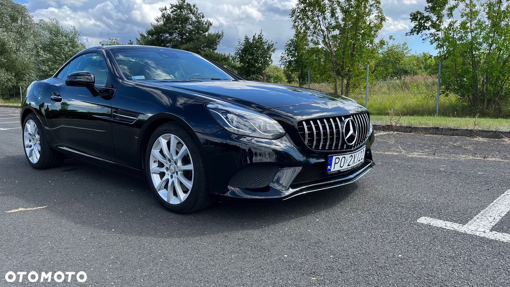 Mercedes-Benz SLC 300 9G-TRONIC RedArt Edition - 1