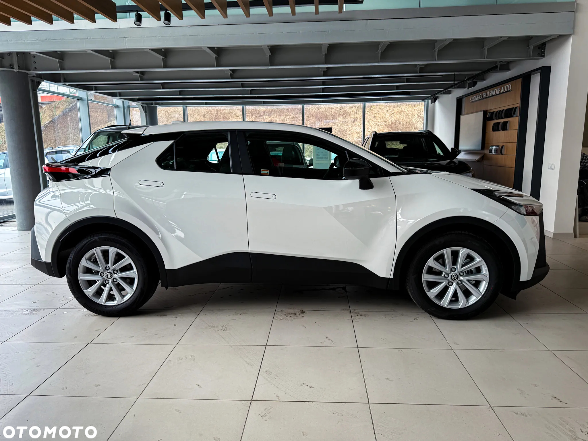 Toyota C-HR 1.8 Hybrid Comfort - 4