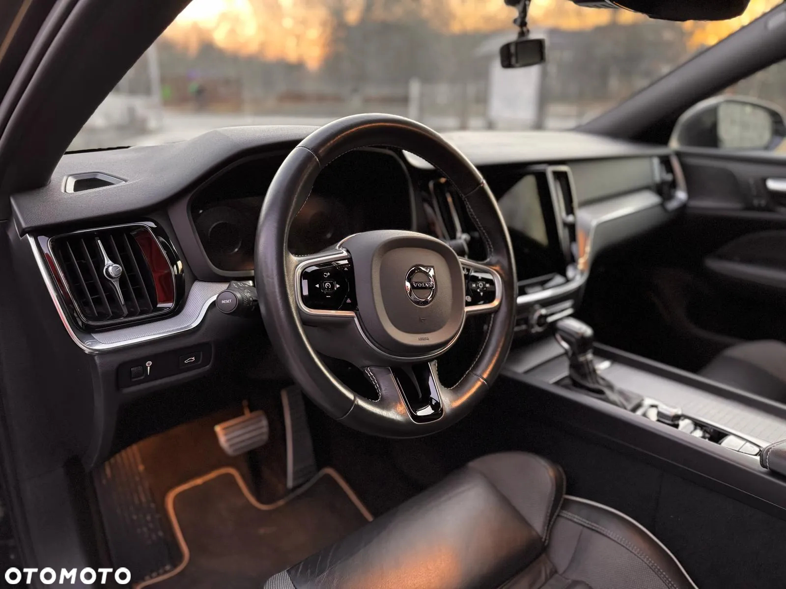Volvo S60 T6 AWD R-Design - 11