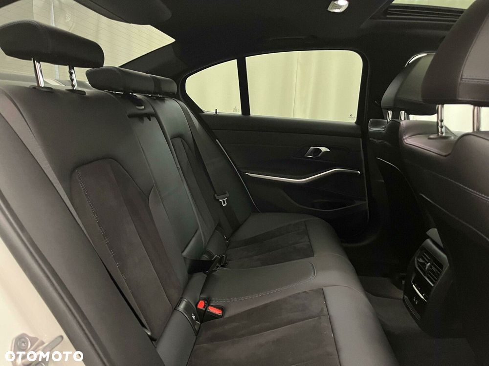 BMW Seria 3 - 34
