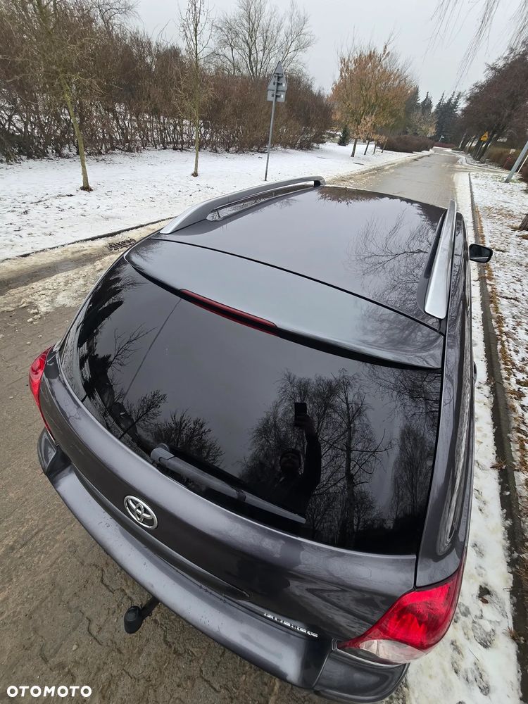 Toyota Avensis 1.8 VVT-i Combi - 16