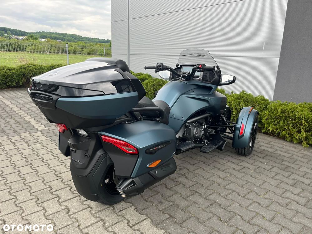 Can-Am Spyder - 6