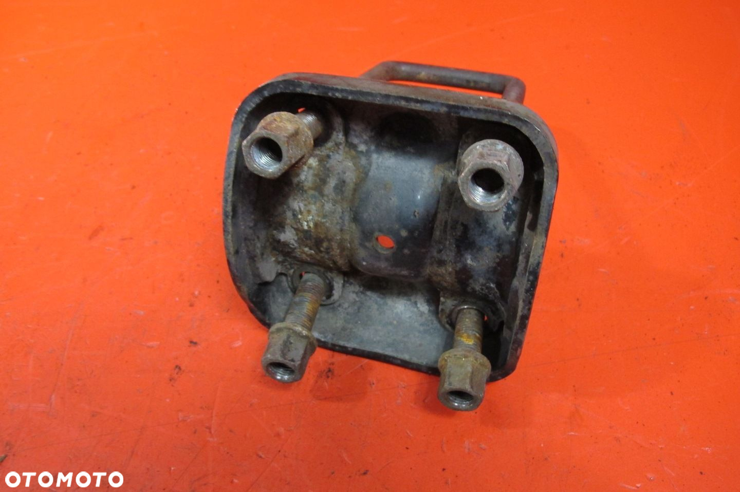 TOYOTA DYNA 3.0 D4D 1KDFTV 1KD FTV JARZMO MOCOWANIE RESORA TYŁ TYLNE - 4