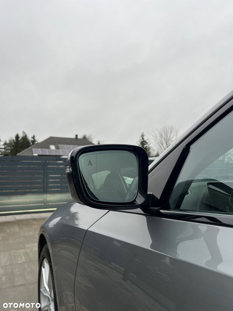 BMW Seria 3 318i - 4