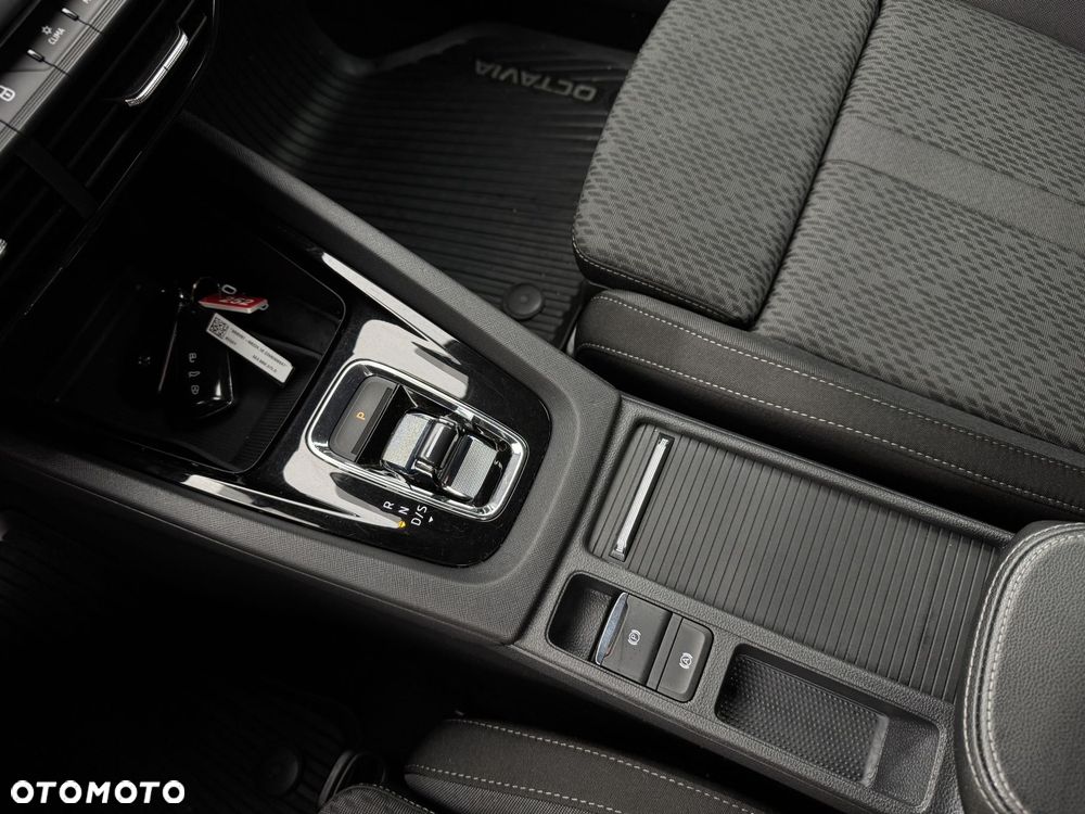 Skoda Octavia 2.0 TDI Ambition DSG - 27