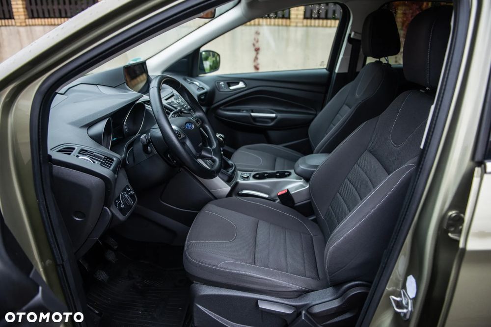 Ford Kuga 2.0 TDCi 2x4 Titanium - 18