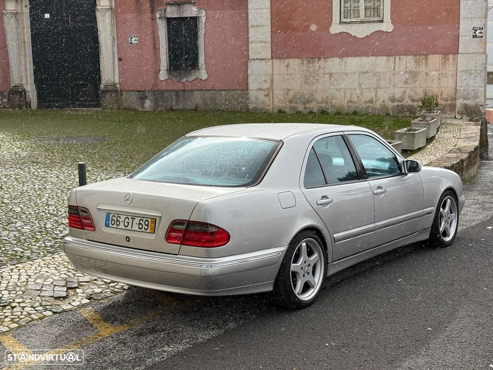 Mercedes-Benz E 240 Classic - 13