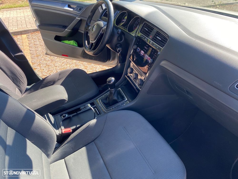 VW Golf Variant 1.0 TSI Confortline - 23