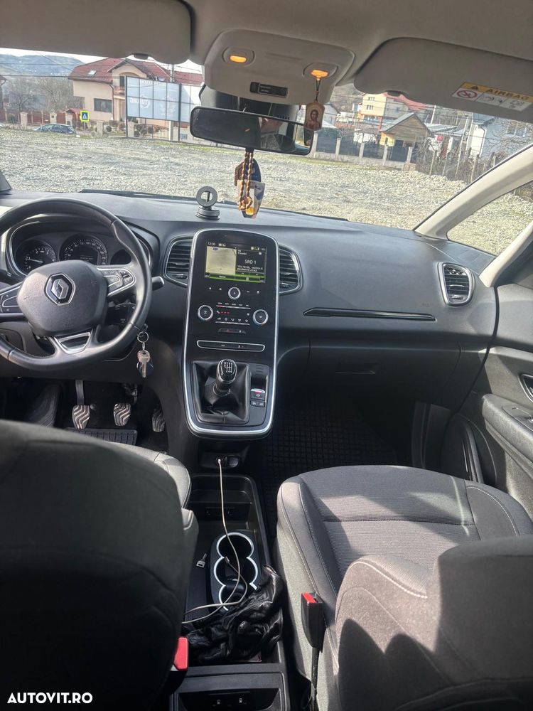 Renault Scenic 2019 photo 3