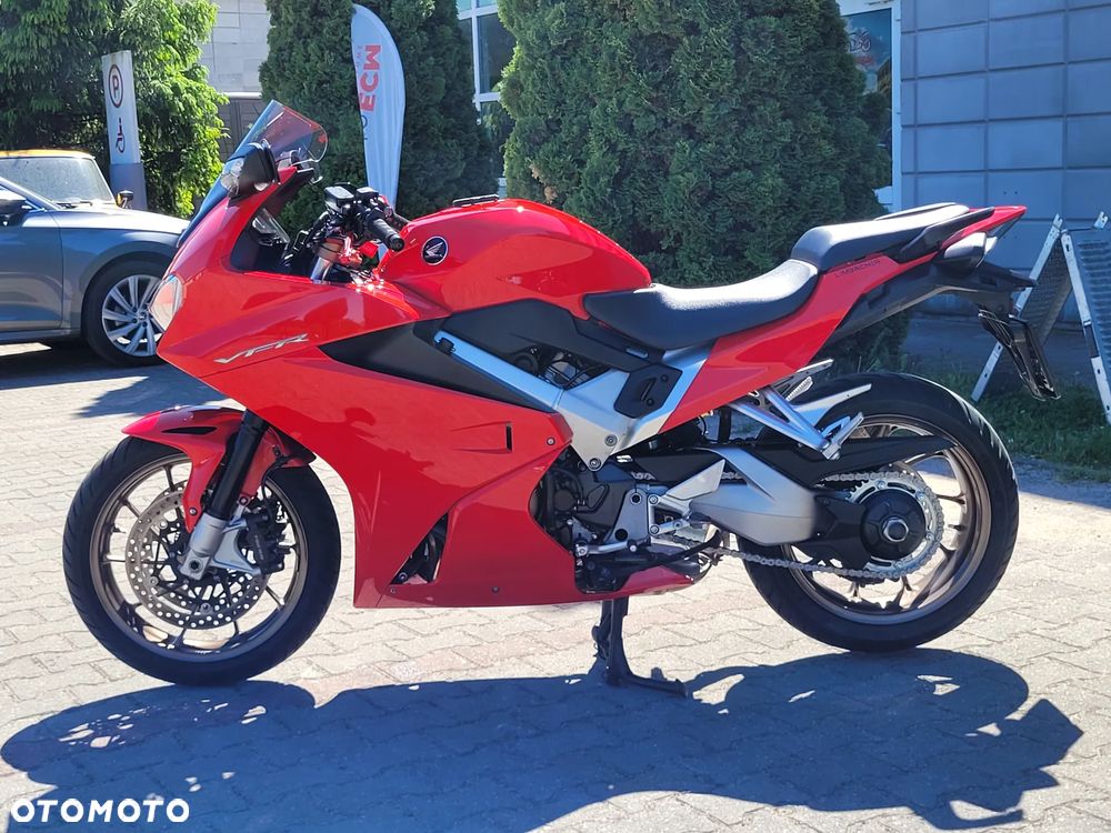 Honda VFR - 23