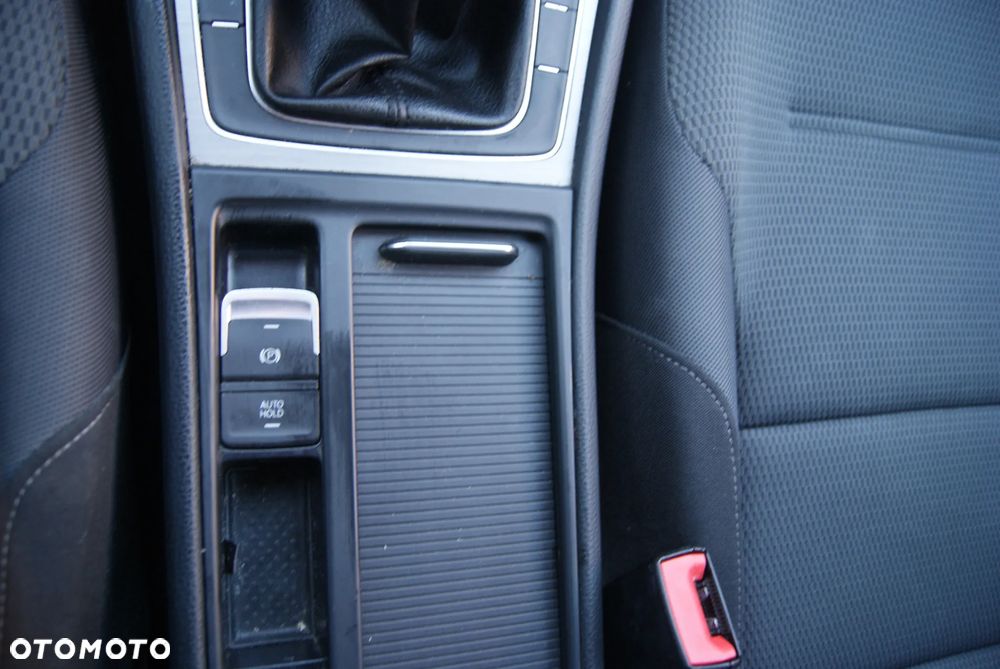 Volkswagen Golf 1.4 TSI BMT Comfortline - 33
