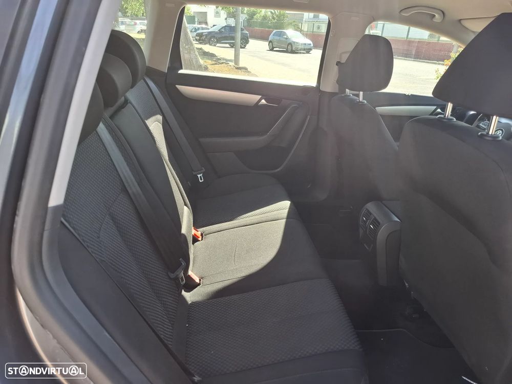 VW Passat Variant 1.6 TDI BlueMotion - 4