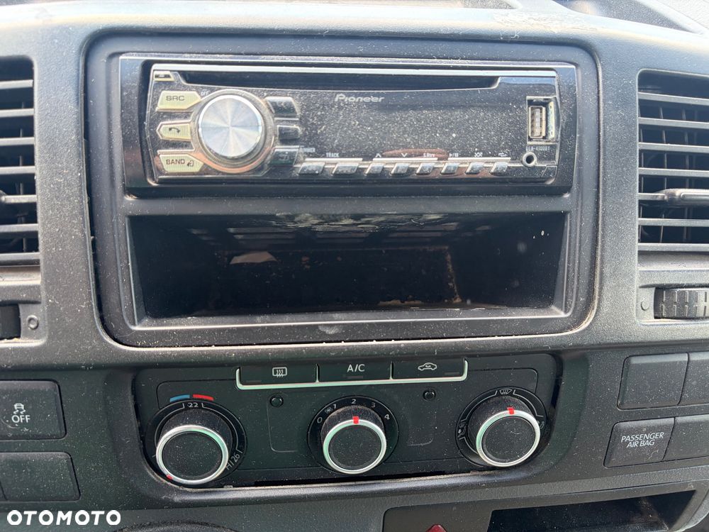 Volkswagen T5 - 10