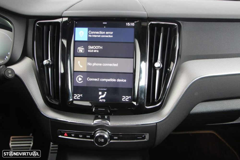 Volvo XC 60 2.0 T8 PHEV R-Design AWD - 4