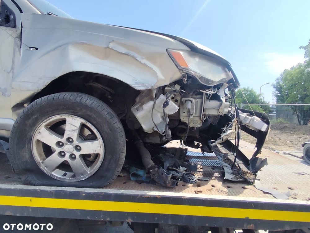 Mitsubishi Outlander 2.0 DID Intense - 3