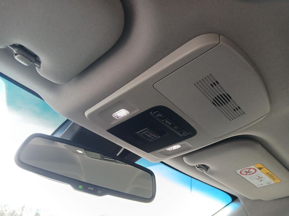 Toyota Camry 2.5 Hybrid Comfort CVT - 36