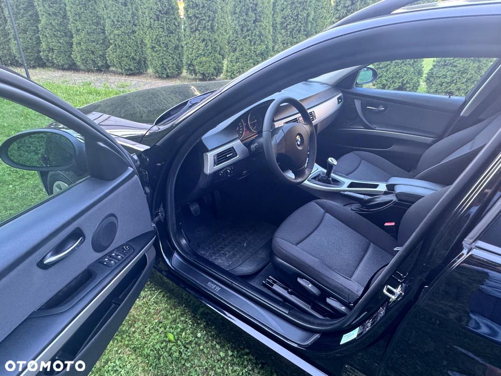 BMW Seria 3 318d DPF Edition Lifestyle - 21