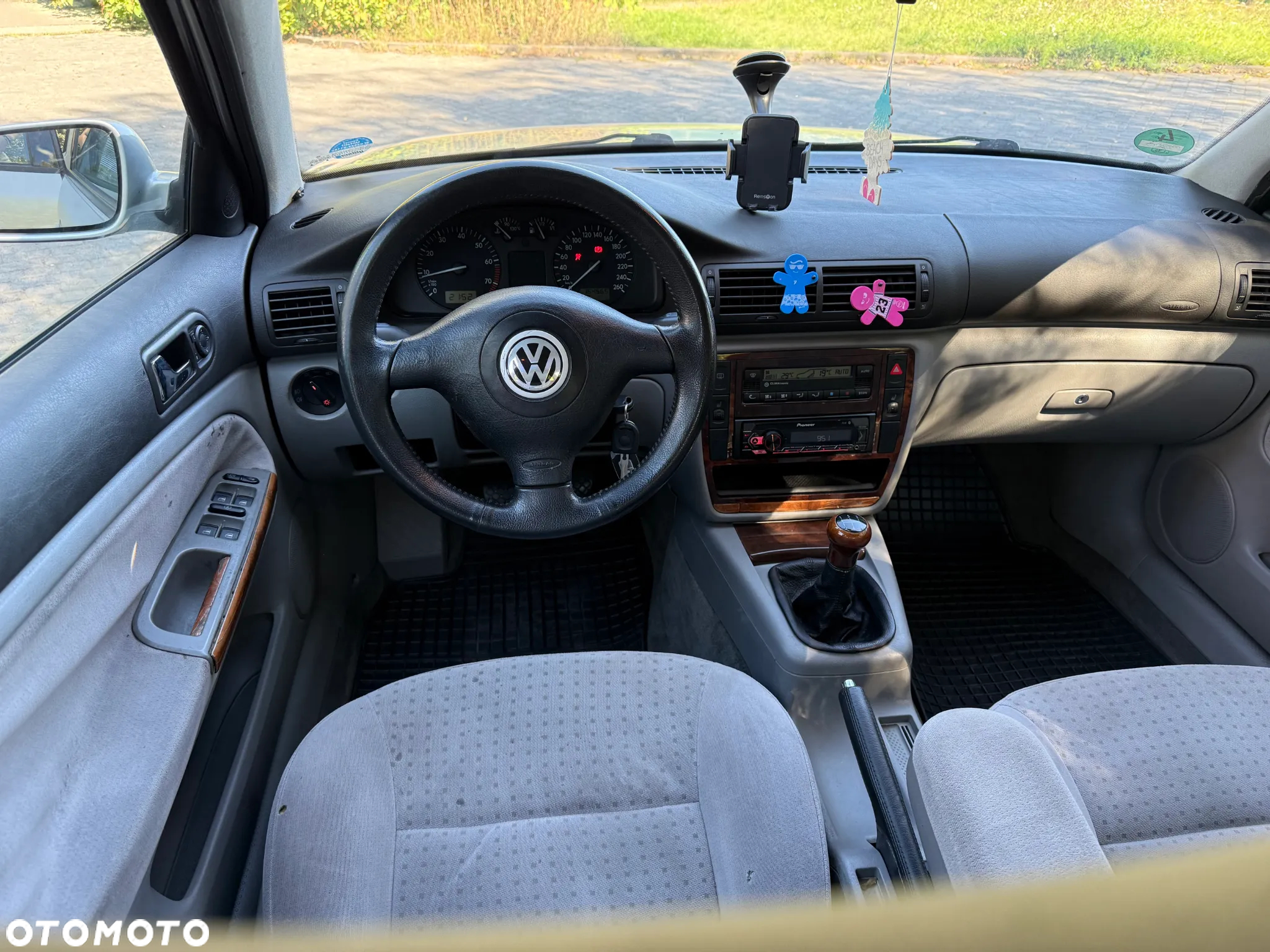 Volkswagen Passat 1.8T - 18