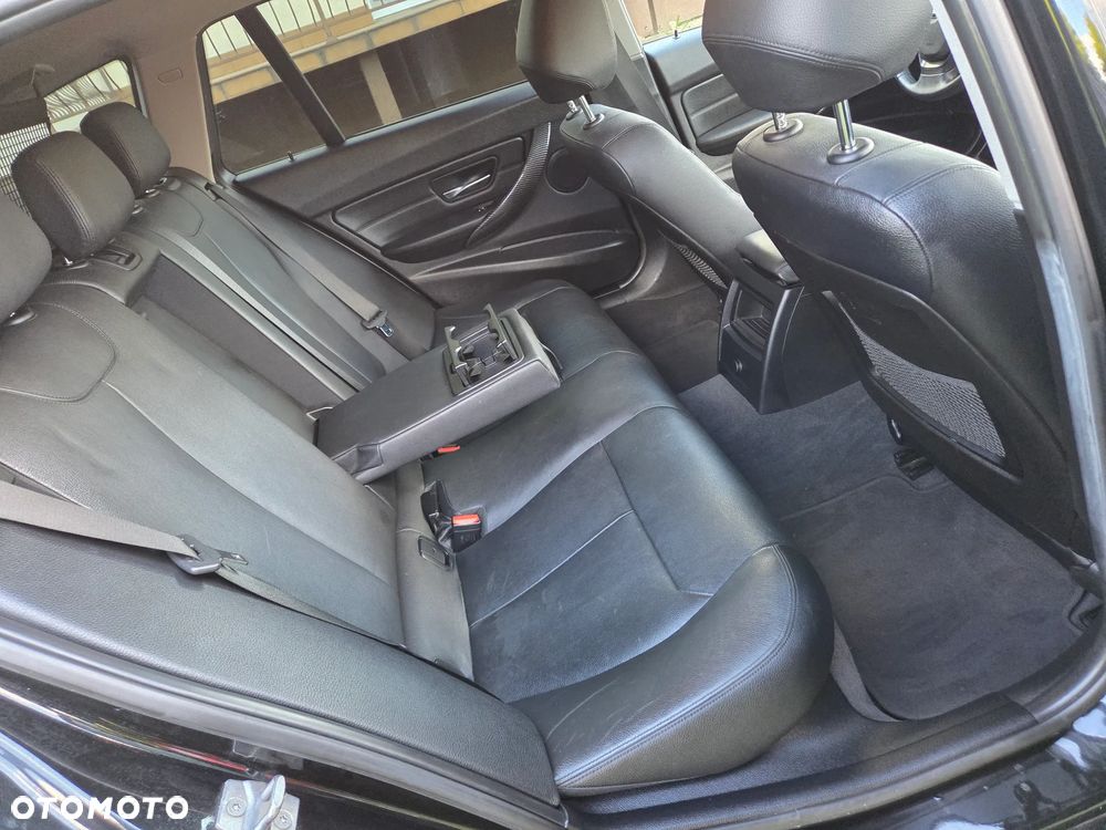 BMW Seria 3 320d Edition M Sport Shadow - 16