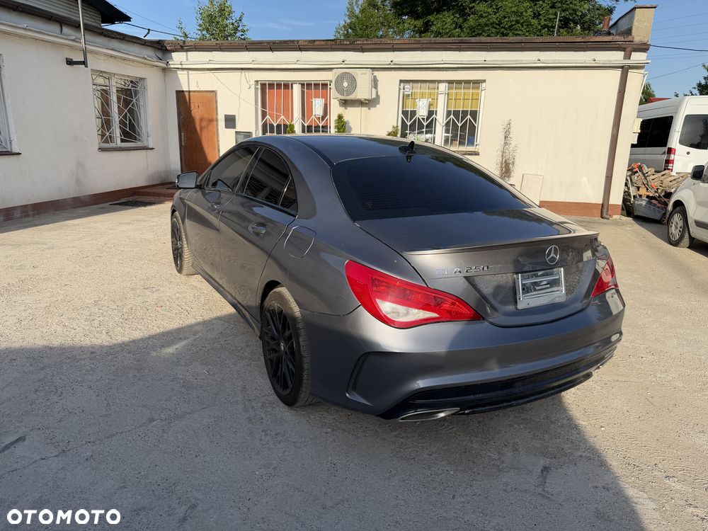 Mercedes-Benz CLA 250 7G-DCT AMG Line - 10