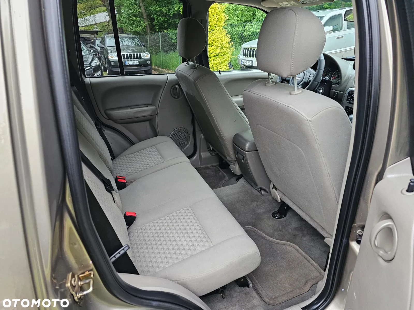 Jeep Cherokee 2.8 CRD Sport - 13