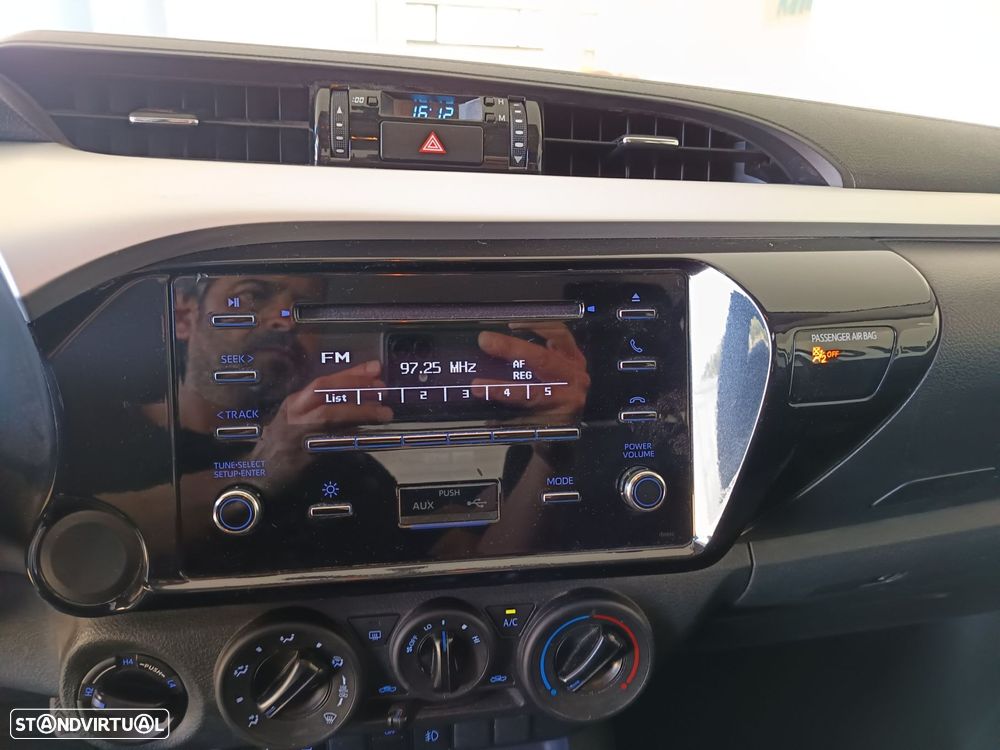 Toyota Hilux 2.4 D-4D 4WD CD CH - 16