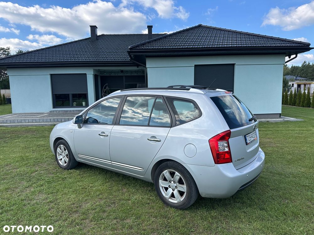 Kia Carens 2.0 CVVT LX Basis - 17