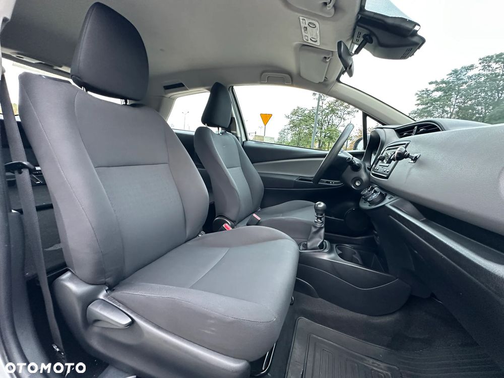 Toyota Yaris - 12