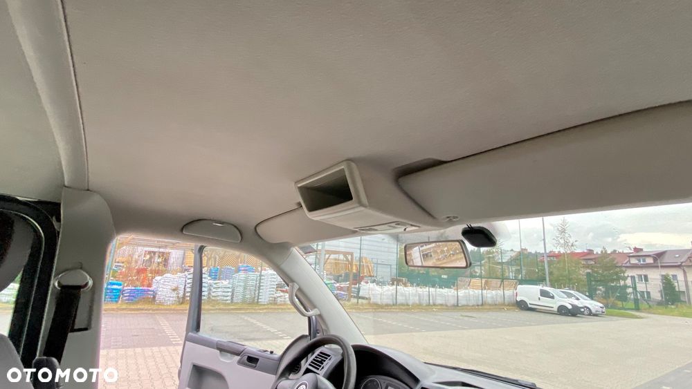 Volkswagen Transporter - 22