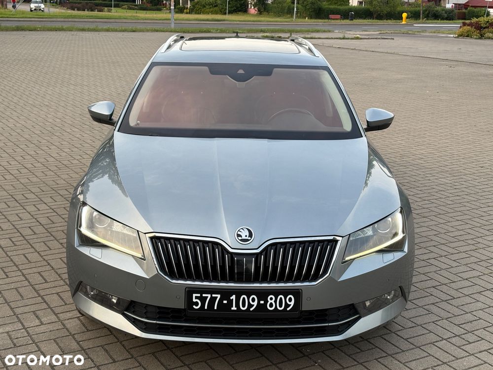 Skoda Superb 2.0 TDI Premium Edition - 8
