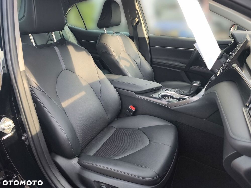Toyota Camry 2.5 Hybrid Executive CVT - 10