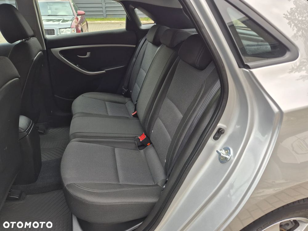 Hyundai i30 blue 1.6 GDI Trend - 16