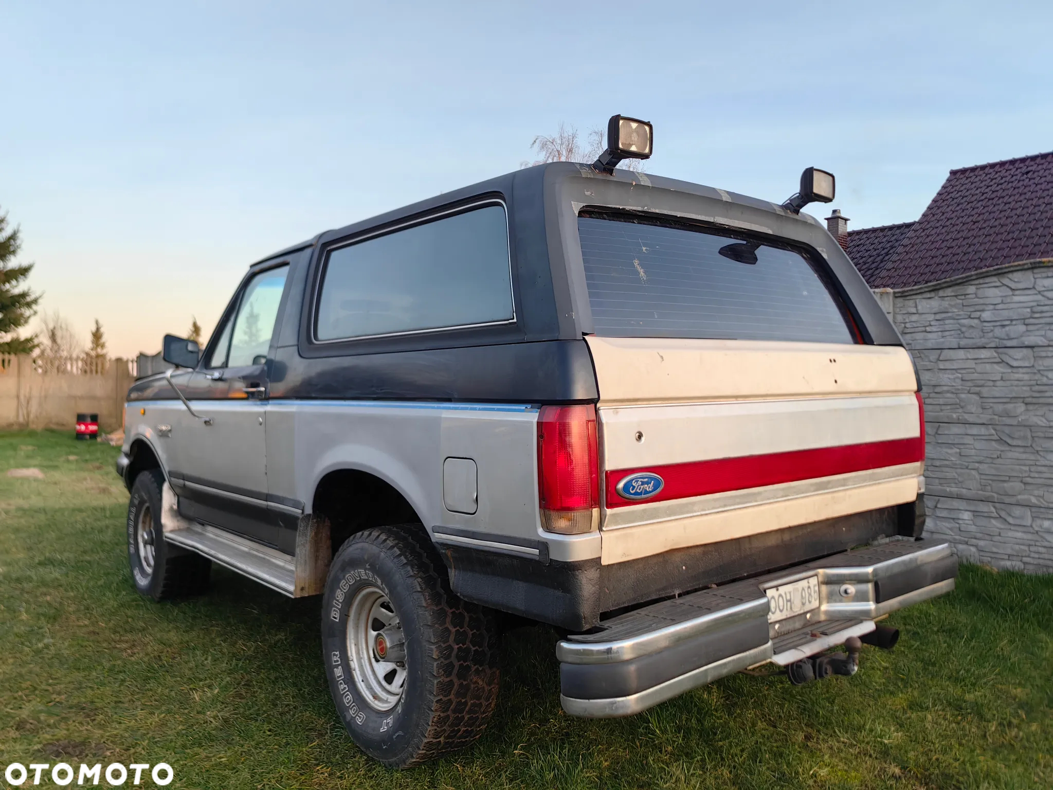 Ford Bronco - 4