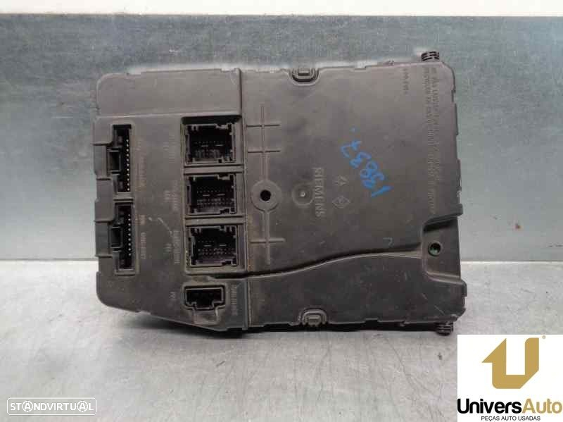 CAIXA RELÉS / FUSÍVEIS RENAULT MEGANE II COUPÉ-CABRIOLET 2005 -8200525384 - 4